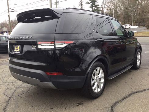 Used 2018 Land Rover Discovery SE image 6