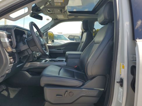 Used 2025 Ford F250 Lariat w/ Lariat Ultimate Package image 17