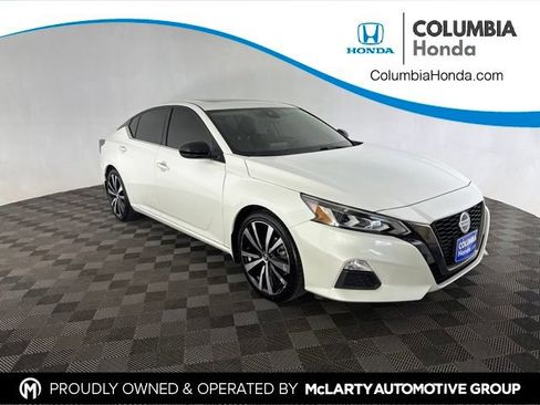 Used 2020 Nissan Altima 2.5 SR w/ Premium Package FWD image 1