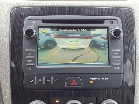 Used 2017 Chevrolet Traverse LT AWD/4WD image 8