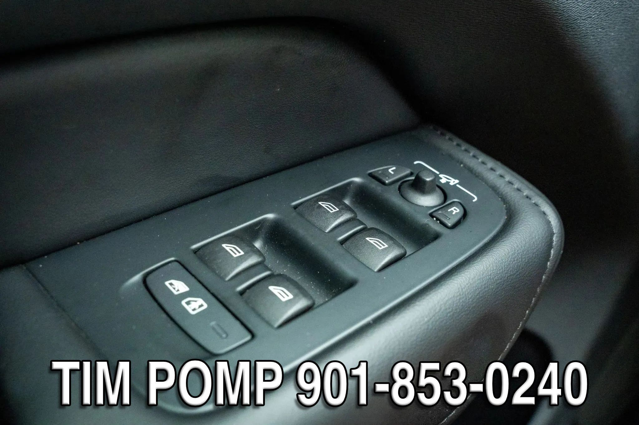 Used 2024 Volvo XC60 B5 Plus AWD/4WD image 27