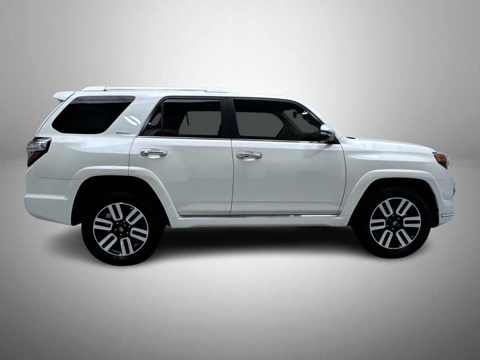 Used 2023 Toyota 4Runner Limited AWD/4WD image 4