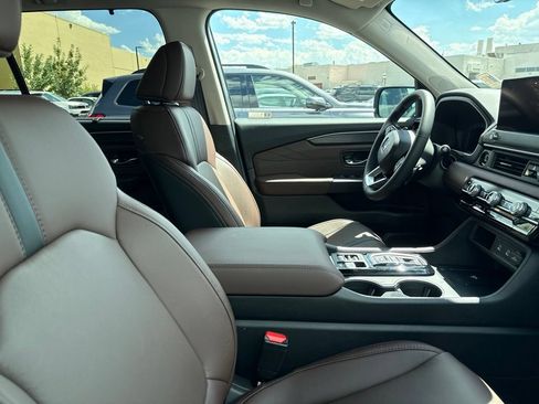 Certified 2026 Honda Pilot Touring image 5