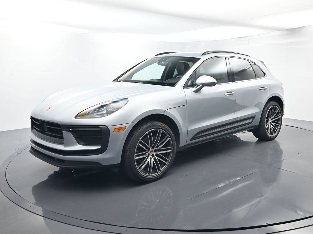 Certified 2026 Porsche Macan AWD/4WD image 1
