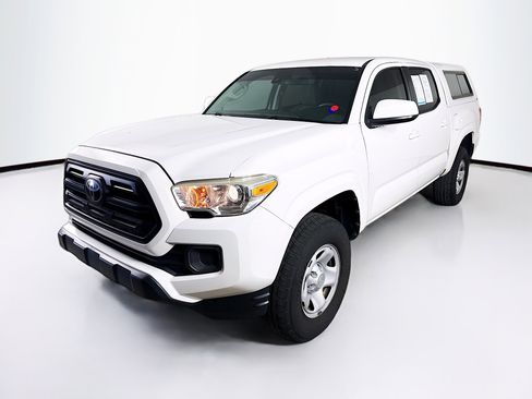 Used 2019 Toyota Tacoma SR w/ SR Convenience Package image 4