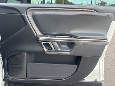 Used 2023 Rivian R1T Launch Edition image 9