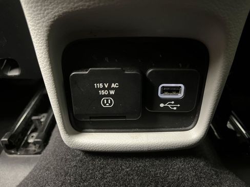 Used 2018 Jeep Compass Limited AWD/4WD image 11