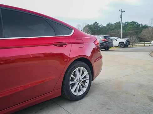 Used 2020 Ford Fusion SE image 32
