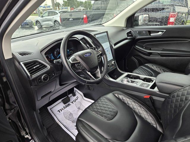 Used 2023 Ford Edge Titanium AWD/4WD image 2