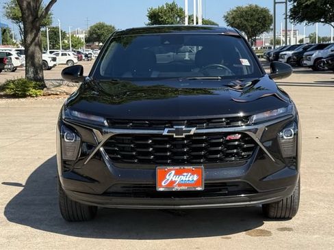 Certified 2025 Chevrolet Trax RS w/ Sunroof Package FWD image 9