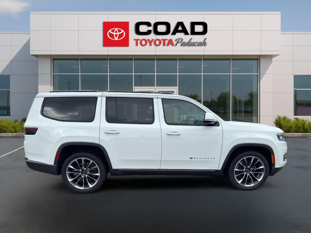 Used 2022 Jeep Wagoneer Series III w/ Premium Group I AWD/4WD image 6