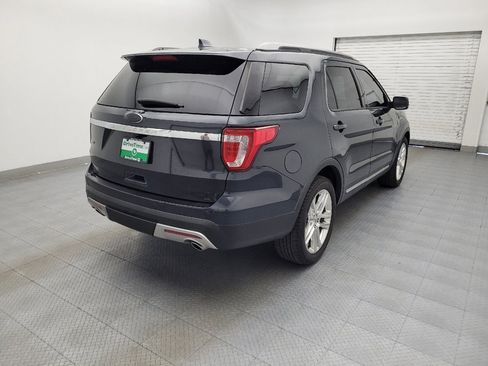 Used 2017 Ford Explorer XLT w/ Equipment Group 202A FWD image 9