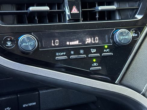 Used 2023 Toyota Camry XSE image 18