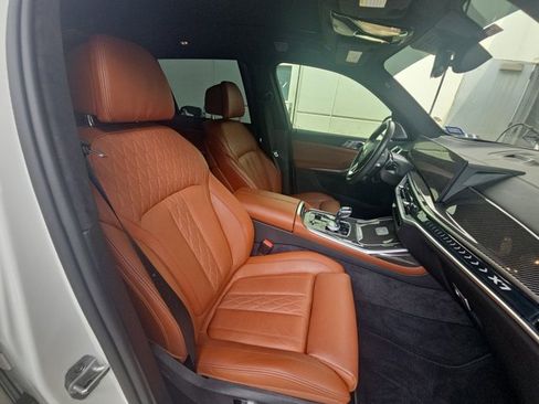 Used 2025 BMW ALPINA XB7 AWD/4WD image 21