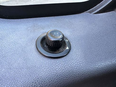 Used 2010 Ford Transit Connect XLT image 30