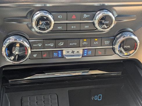 New 2026 Ford F250 Lariat w/ Black Appearance Package image 24