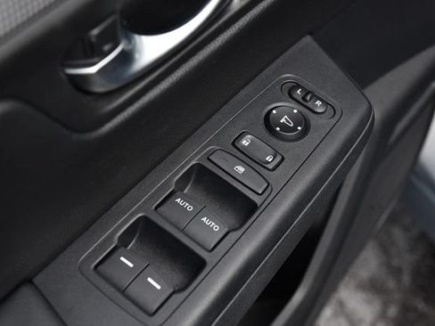 Used 2025 Honda CR-V EX image 8