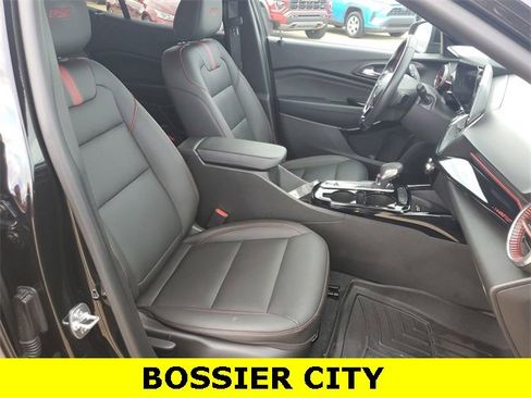 Certified 2025 Chevrolet Trax RS w/ Sunroof Package image 28