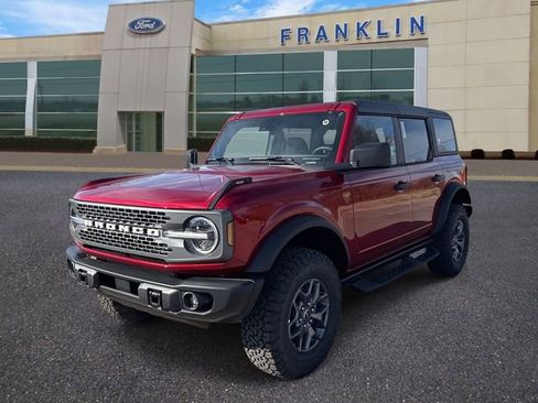 New 2025 Ford Bronco Badlands image 3