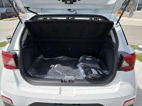 New 2026 Hyundai Venue SEL FWD image 11