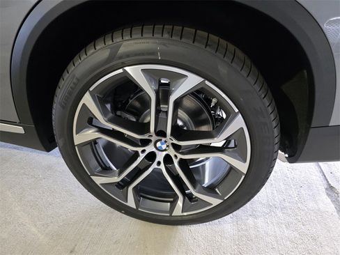 New 2026 BMW X5 sDrive40i image 6