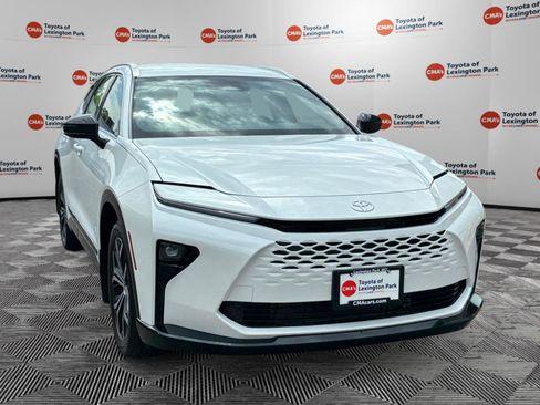 New 2026 Toyota Crown Signia AWD/4WD image 1