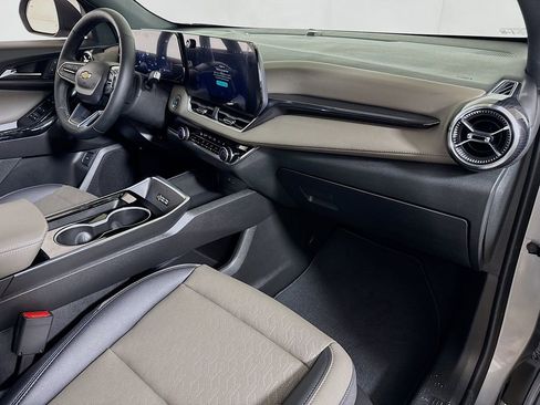 Certified 2025 Chevrolet Equinox LT w/ Convenience Package II image 28