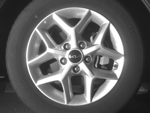 Used 2025 Kia Soul LX w/ LX Technology Package image 13