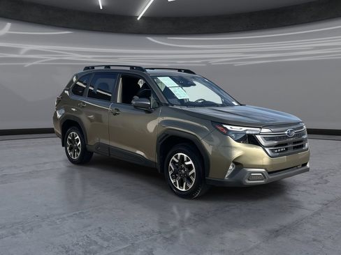 Certified 2026 Subaru Forester Premium AWD/4WD image 2