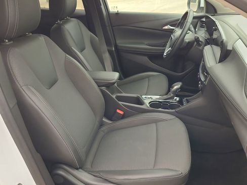 Used 2025 Buick Encore GX Preferred FWD image 29