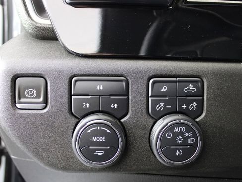 Used 2024 Chevrolet Silverado 3500 LT w/ Convenience Package AWD/4WD image 18