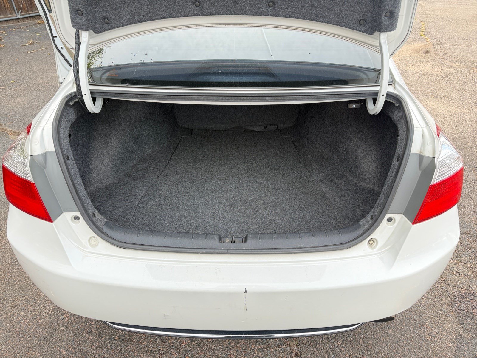 Used 2015 Honda Accord EX image 32