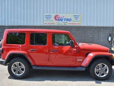 Used 2021 Jeep Wrangler Unlimited Sahara AWD/4WD image 9
