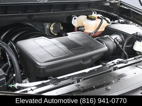 Used 2023 Chevrolet Tahoe LT w/ Luxury Package AWD/4WD image 25
