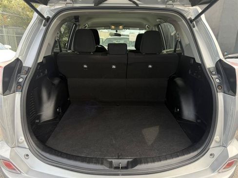 Used 2016 Toyota RAV4 LE AWD/4WD image 29