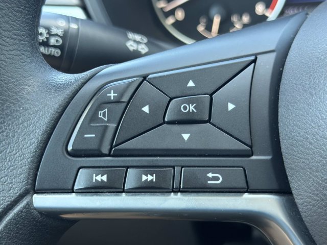 Used 2025 Nissan Altima 2.5 SV FWD image 25
