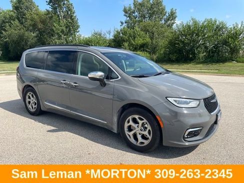 Used 2023 Chrysler Pacifica Limited FWD image 1