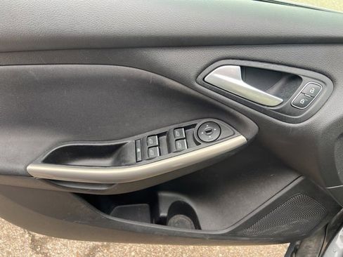 Used 2018 Ford Focus Titanium image 5