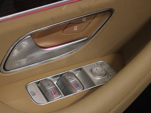 Used 2025 Mercedes-Benz GLS 450 4MATIC image 18