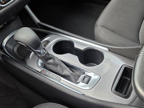 Used 2024 Chevrolet Malibu LT image 17