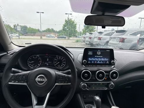 Used 2024 Nissan Sentra SV FWD image 28