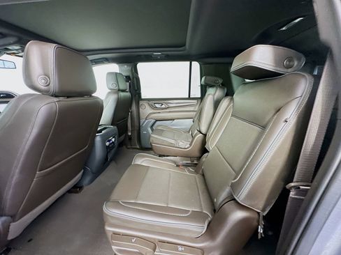 Used 2022 GMC Yukon XL Denali AWD/4WD image 25