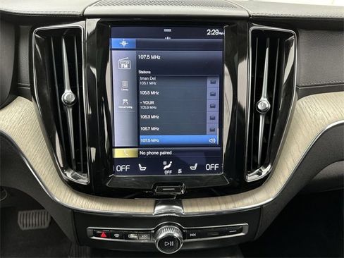 Used 2021 Volvo XC60 T5 Inscription w/ Advanced Package image 16