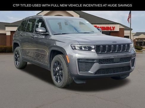 New 2026 Jeep Grand Cherokee Altitude AWD/4WD image 2
