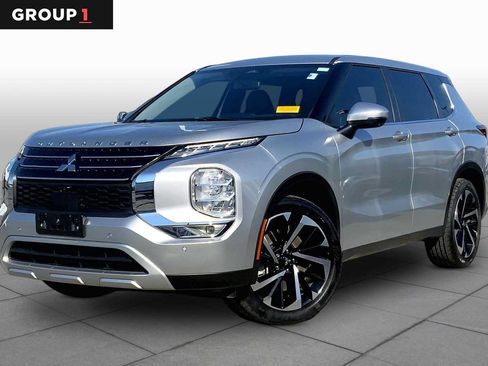 Used 2022 Mitsubishi Outlander SE FWD image 1