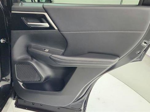 Used 2024 Mitsubishi Outlander SE image 31