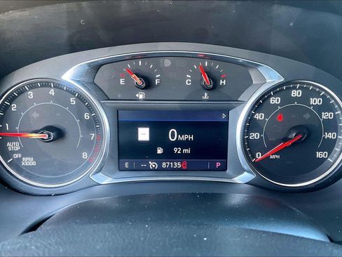Used 2021 GMC Acadia SLT w/ Elevation Edition FWD image 13