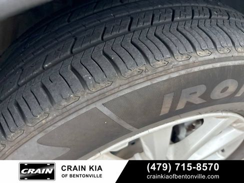 Used 2018 Nissan Rogue SV AWD/4WD image 11