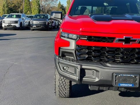 Used 2024 Chevrolet Silverado 1500 ZR2 w/ ZR2 Bison Edition image 8