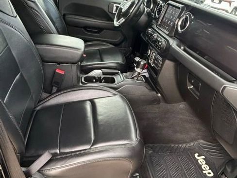 Used 2021 Jeep Wrangler Unlimited Sahara image 6